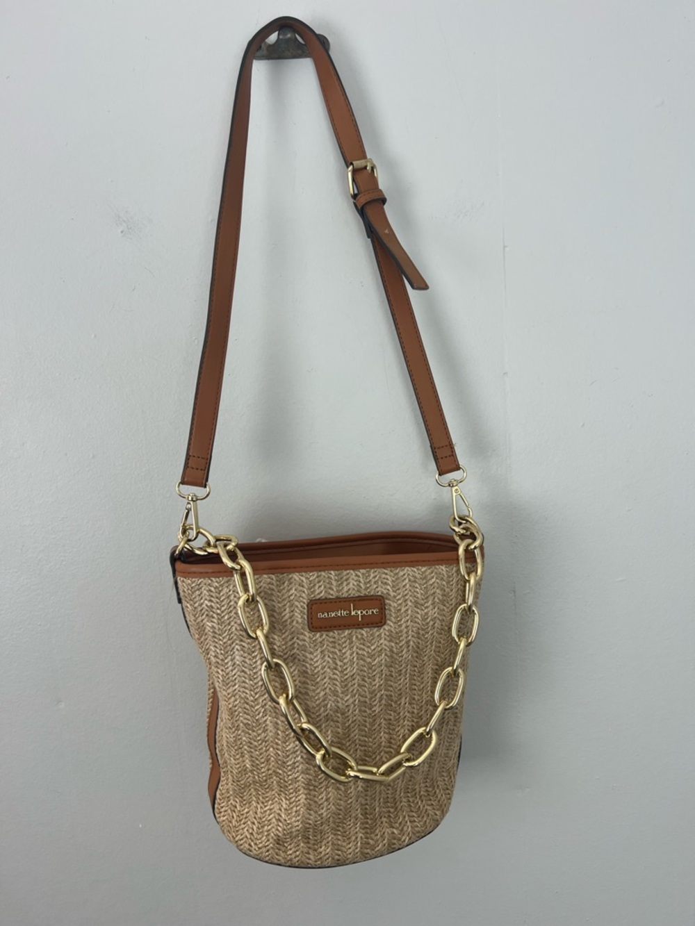 Nanette Lepore Beige Straw Bucket Bag with Gold Chain - Picture 6 of 9